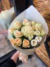 Букет цветов из:  Розы и Лизиантусы #REPLACE_PRED# Козино Одинцовского района