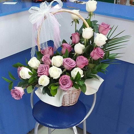 Цветочная композиция из Розы в корзине в Козино Одинцовского района
