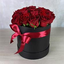 Цветочная композиция из Розы в шляпной коробке в Козино Одинцовского района