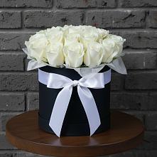 Цветочная композиция из Розы в шляпной коробке #REPLACE_PRED# Козино Одинцовского района